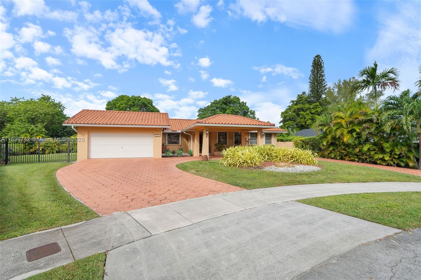 Located on a peaceful cul-de-sac, sitting on oversized nearly 13,000 sq ft lot - this pool home offers the perfect blend of space and location. Enjoy a 2-car garage, generous living areas, and outdoor patio/bar. Conveniently close to top-rated schools, parks, and shopping. Make this home your today! Sold AS-IS.
