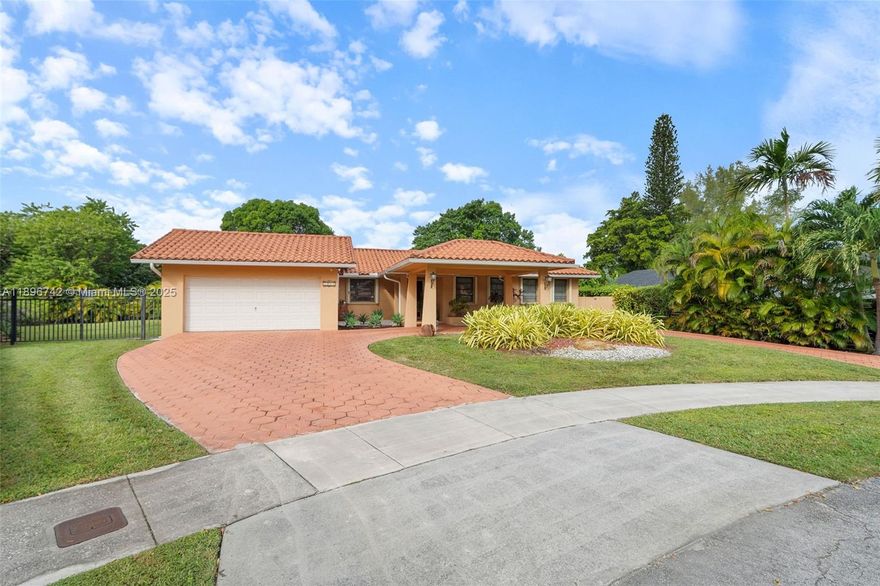 Located on a peaceful cul-de-sac, sitting on oversized nearly 13,000 sq ft lot - this pool home offers the perfect blend of space and location. Enjoy a 2-car garage, generous living areas, and outdoor patio/bar. Conveniently close to top-rated schools, parks, and shopping. Make this home your today! Sold AS-IS.
