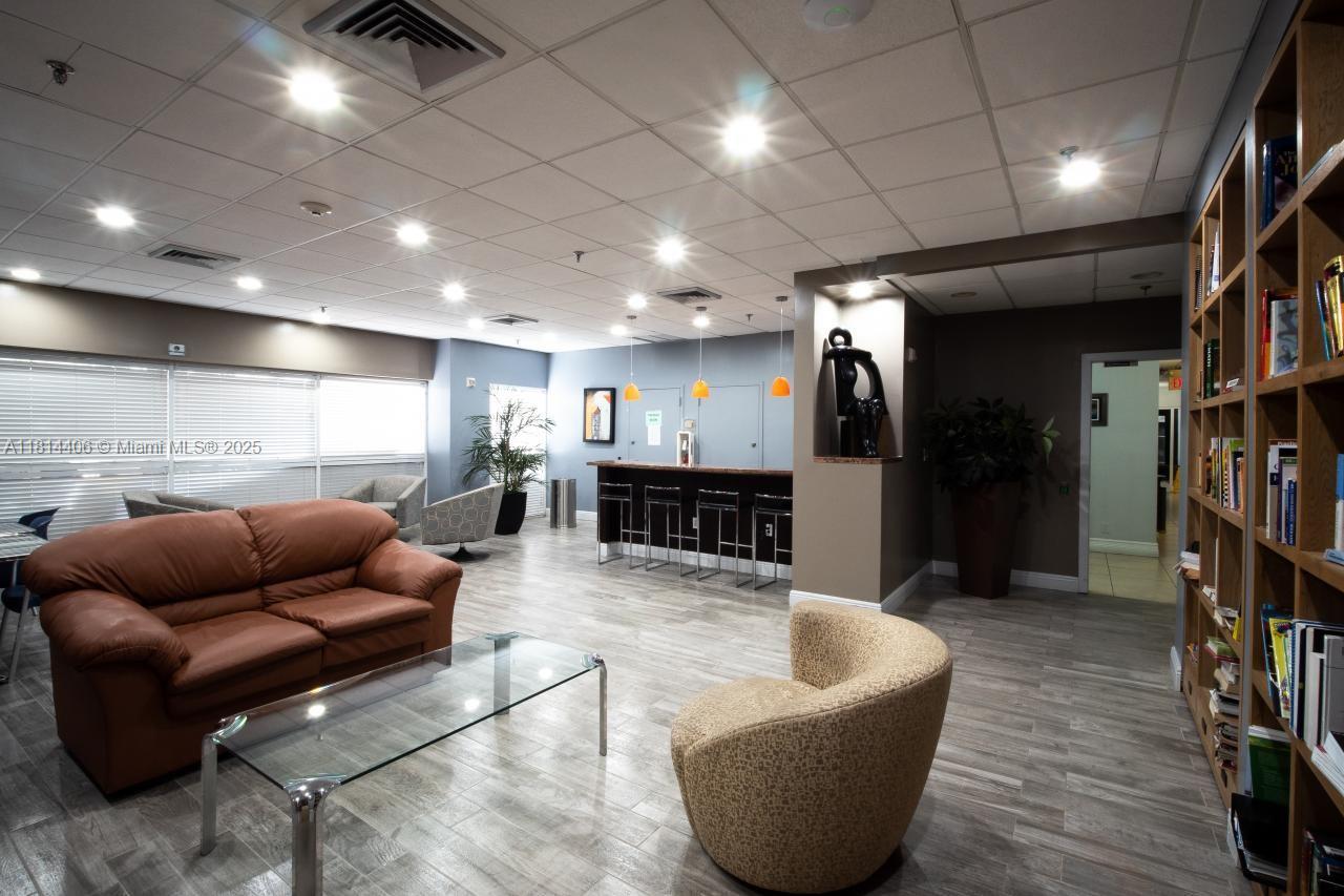 MADISON DOWNTOWN CONDO - Residential Lease