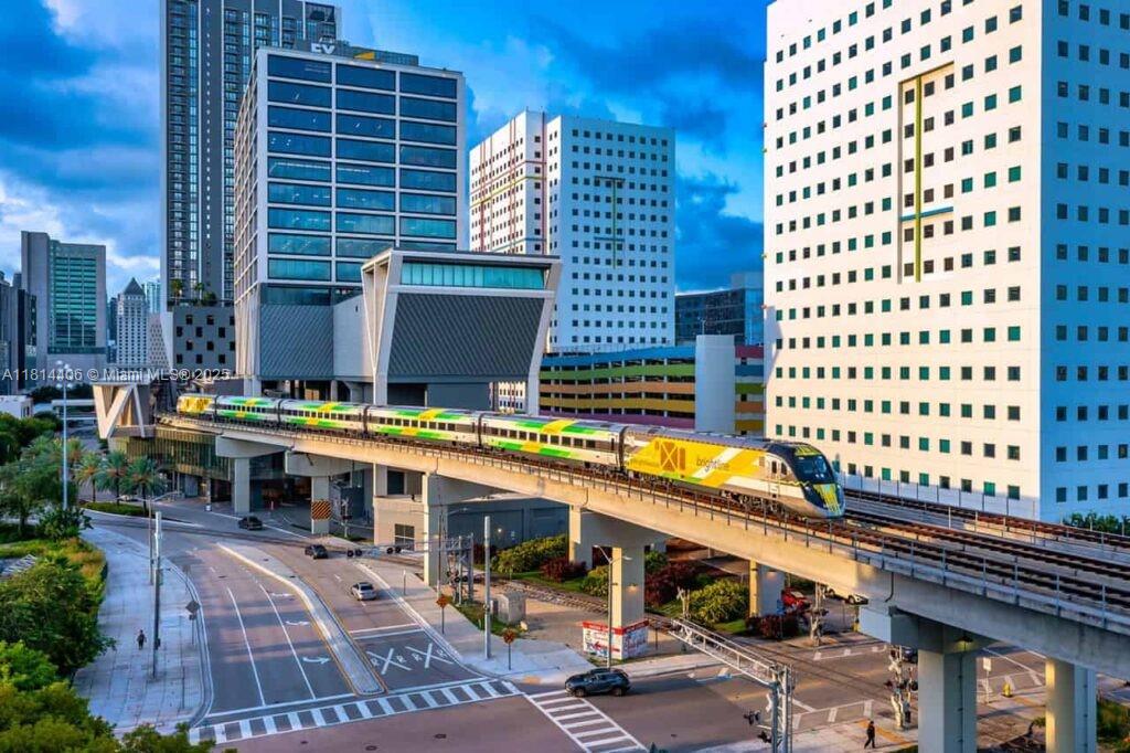 MADISON DOWNTOWN CONDO - Residential Lease