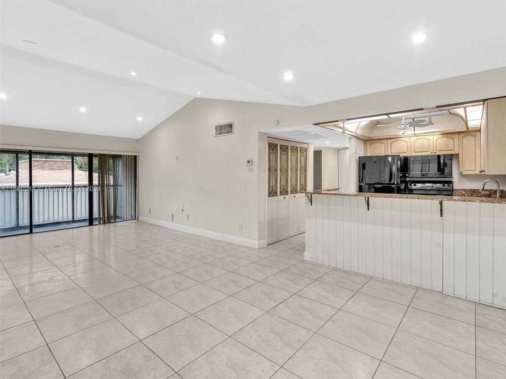 Photo of Hollywood, FL 33023 (MLS # A11580214)