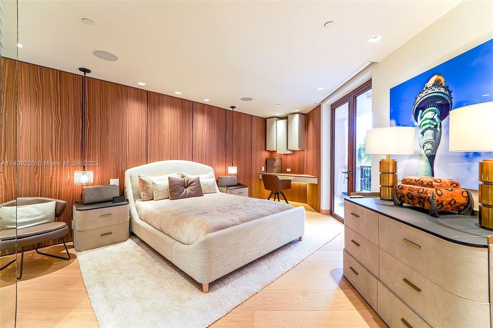 OCEANSIDE FISHER ISL COND - Residential