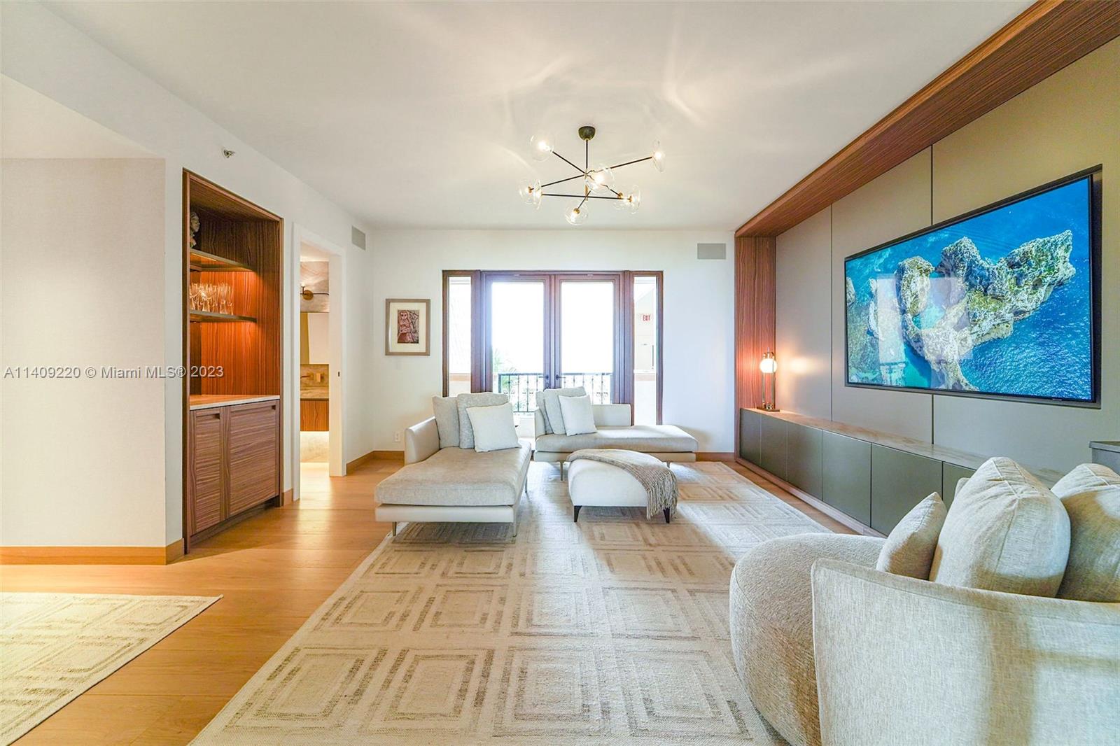 OCEANSIDE FISHER ISL COND - Residential