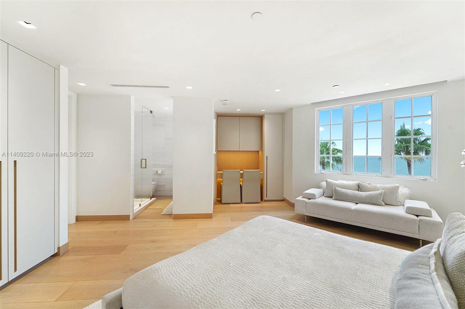 OCEANSIDE FISHER ISL COND - Residential