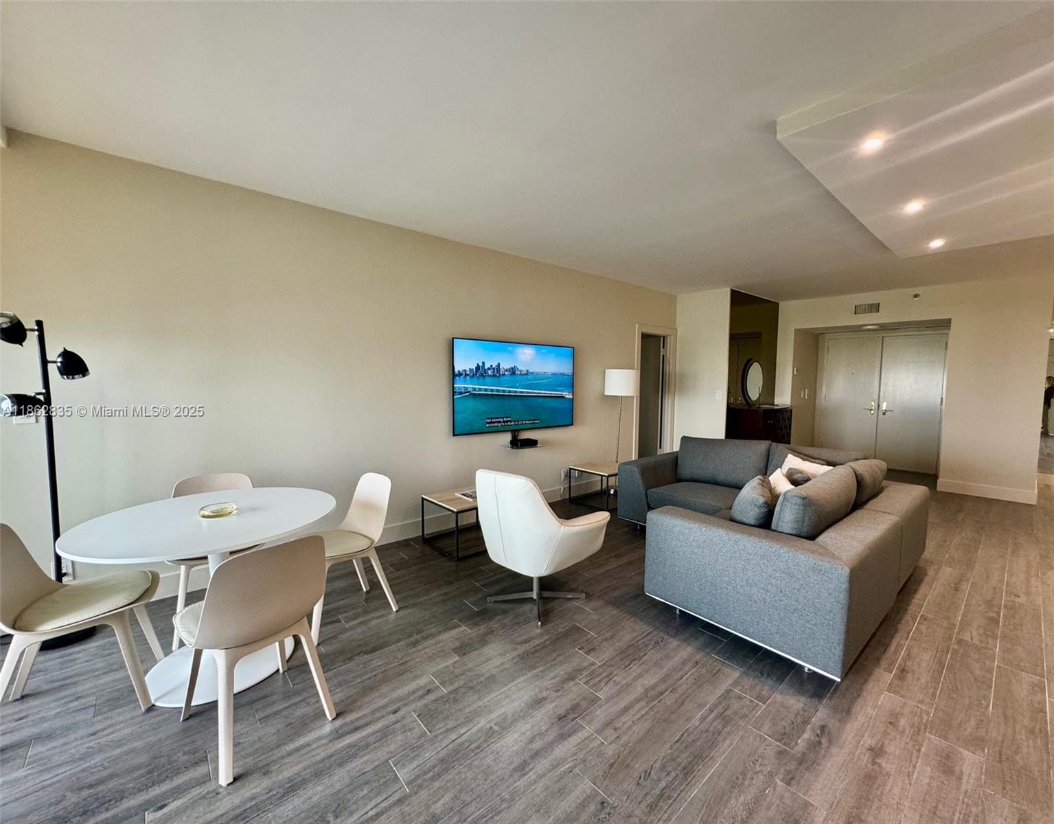 HAMPTONS WEST CONDO - Residential Lease