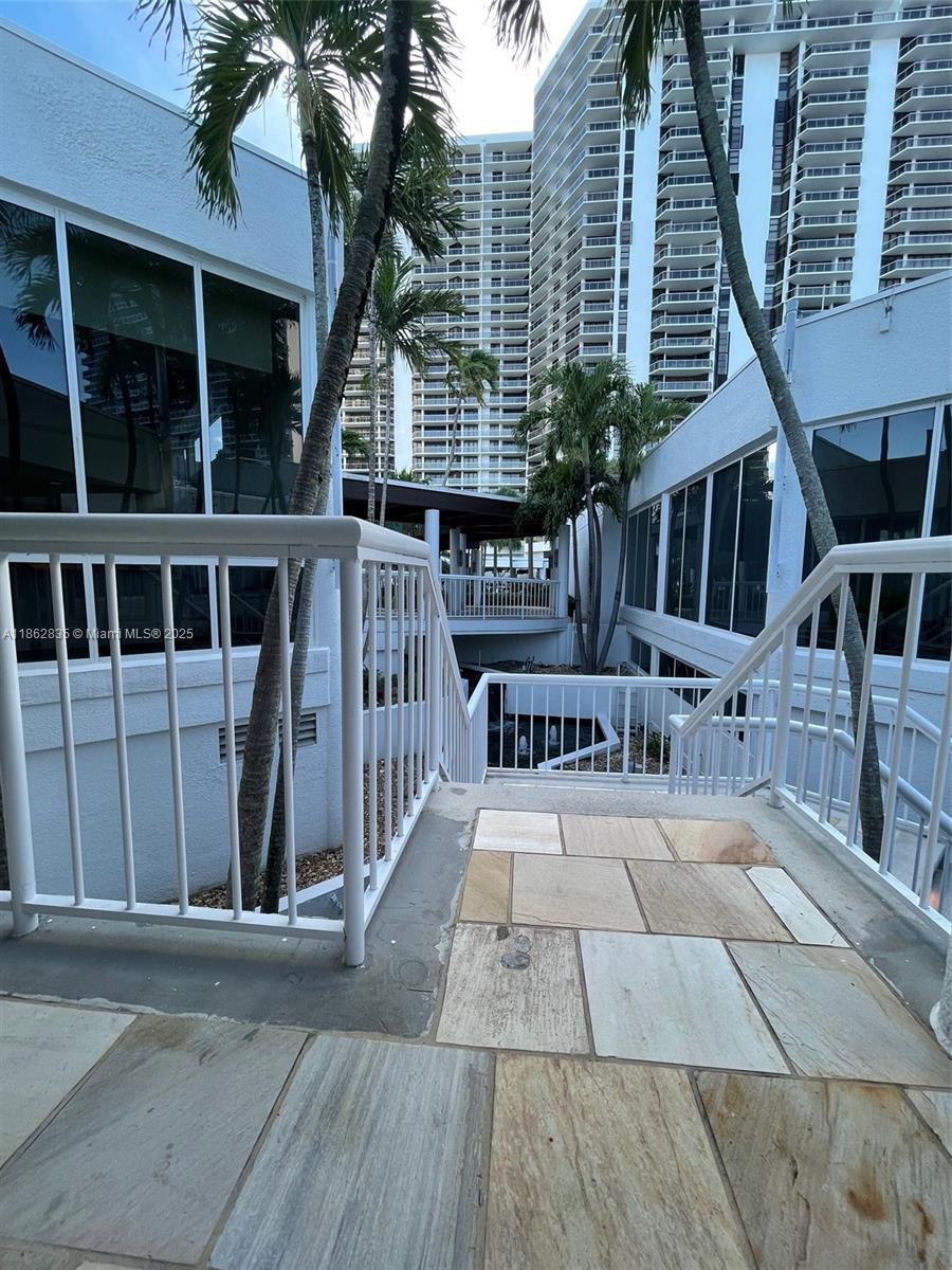 HAMPTONS WEST CONDO - Residential Lease