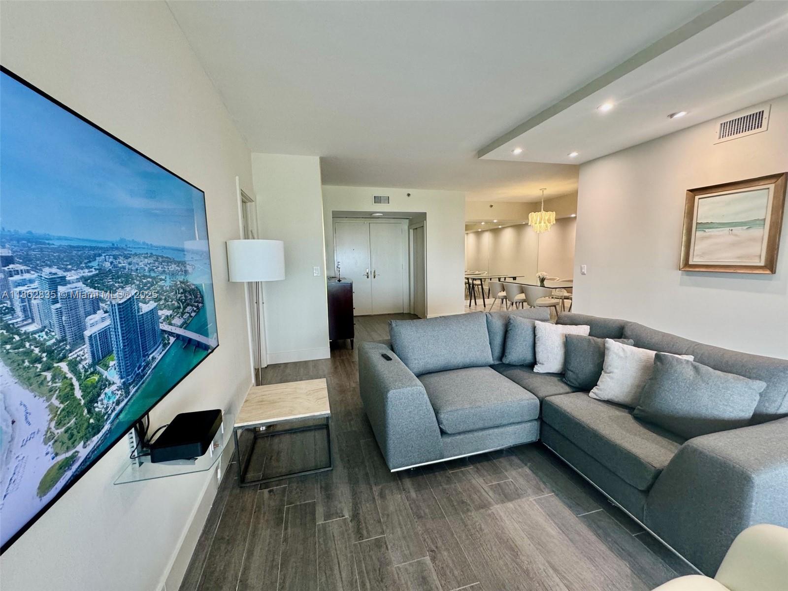 HAMPTONS WEST CONDO - Residential Lease