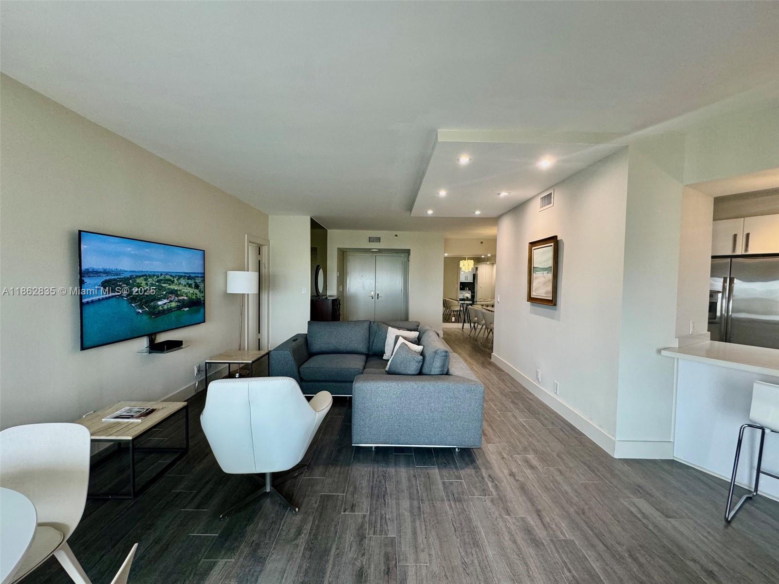 HAMPTONS WEST CONDO - Residential Lease