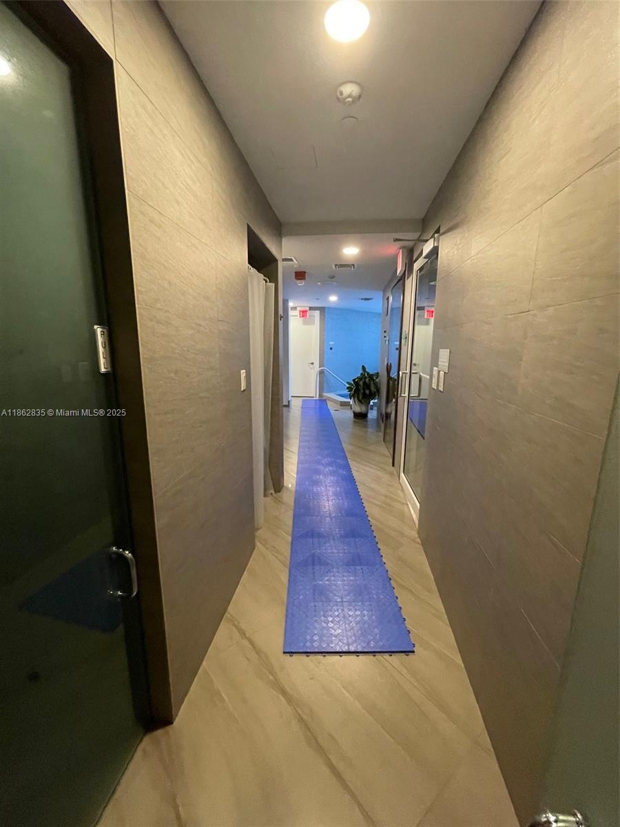 HAMPTONS WEST CONDO - Residential Lease