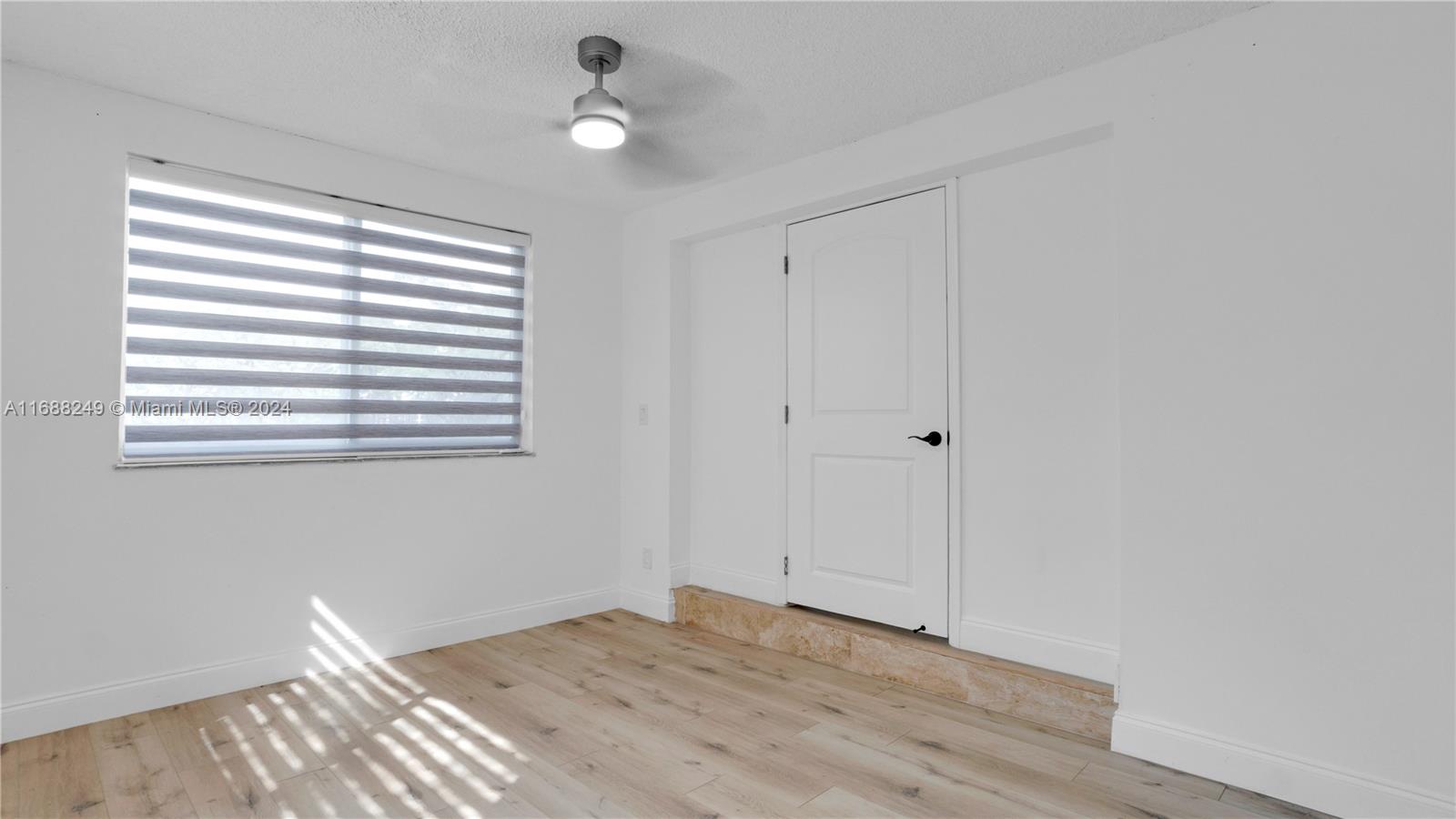LAUDERDALE MANORS ADD - Residential