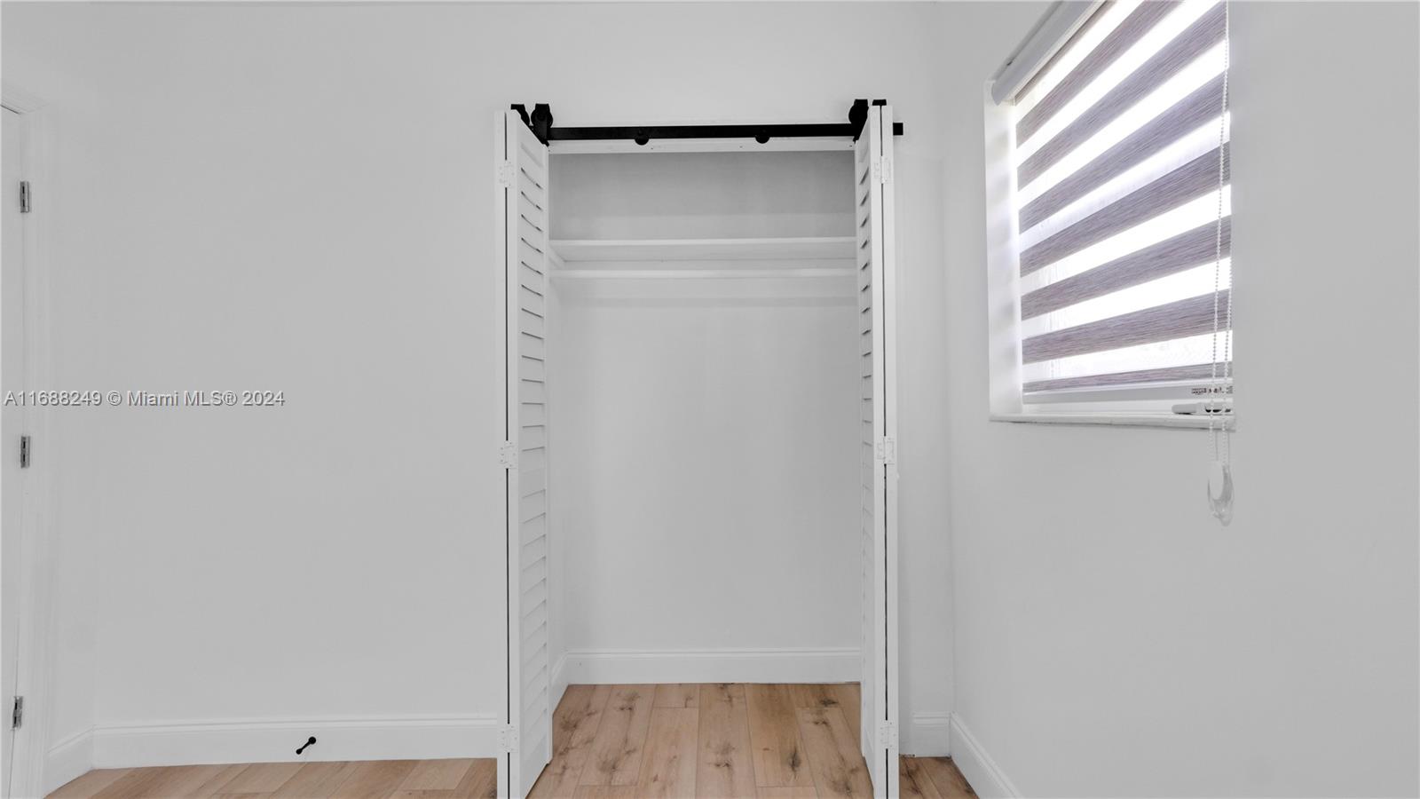 LAUDERDALE MANORS ADD - Residential