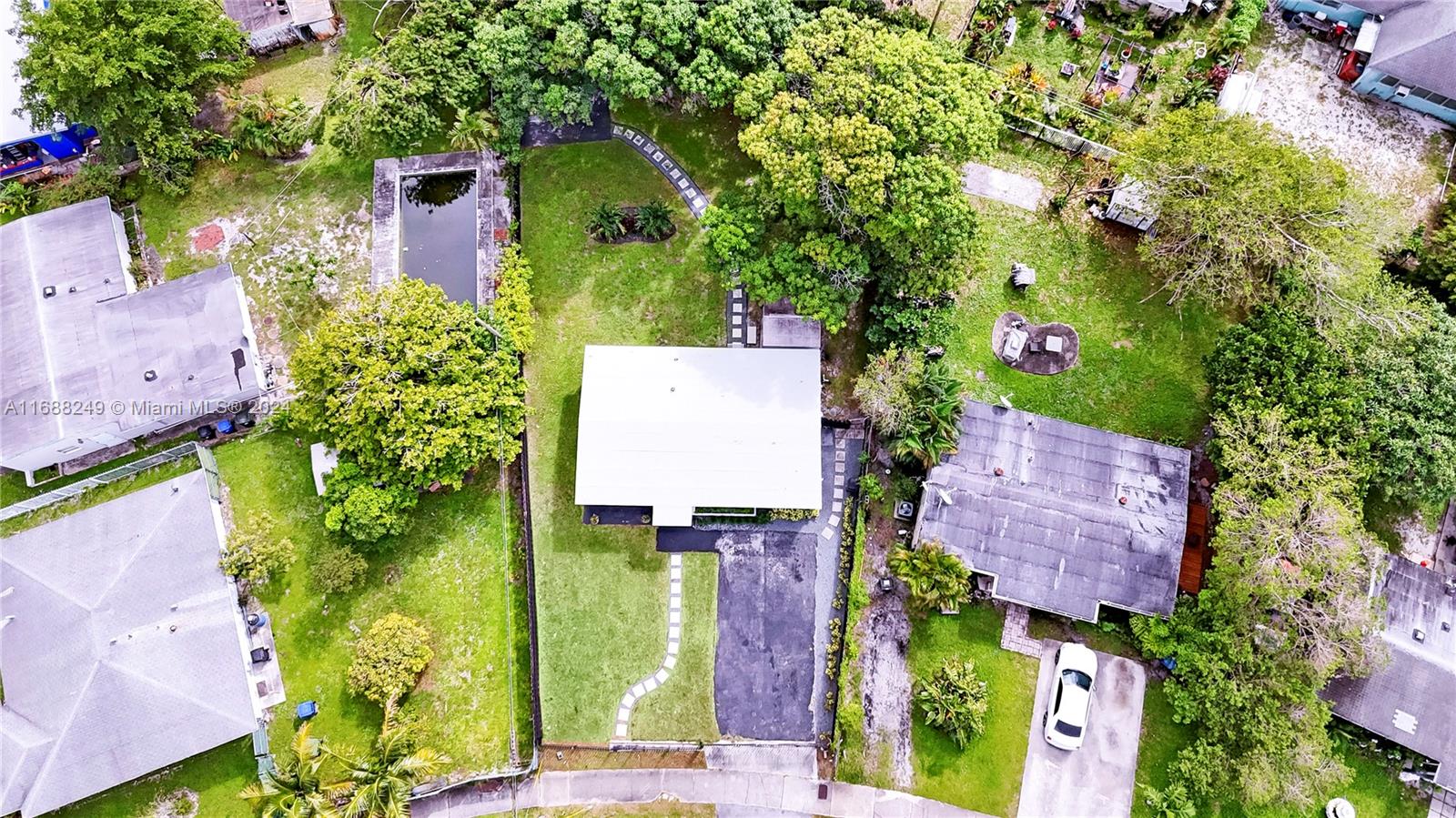 LAUDERDALE MANORS ADD - Residential