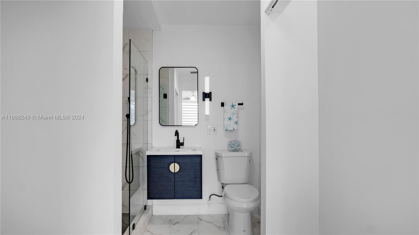 LAUDERDALE MANORS ADD - Residential