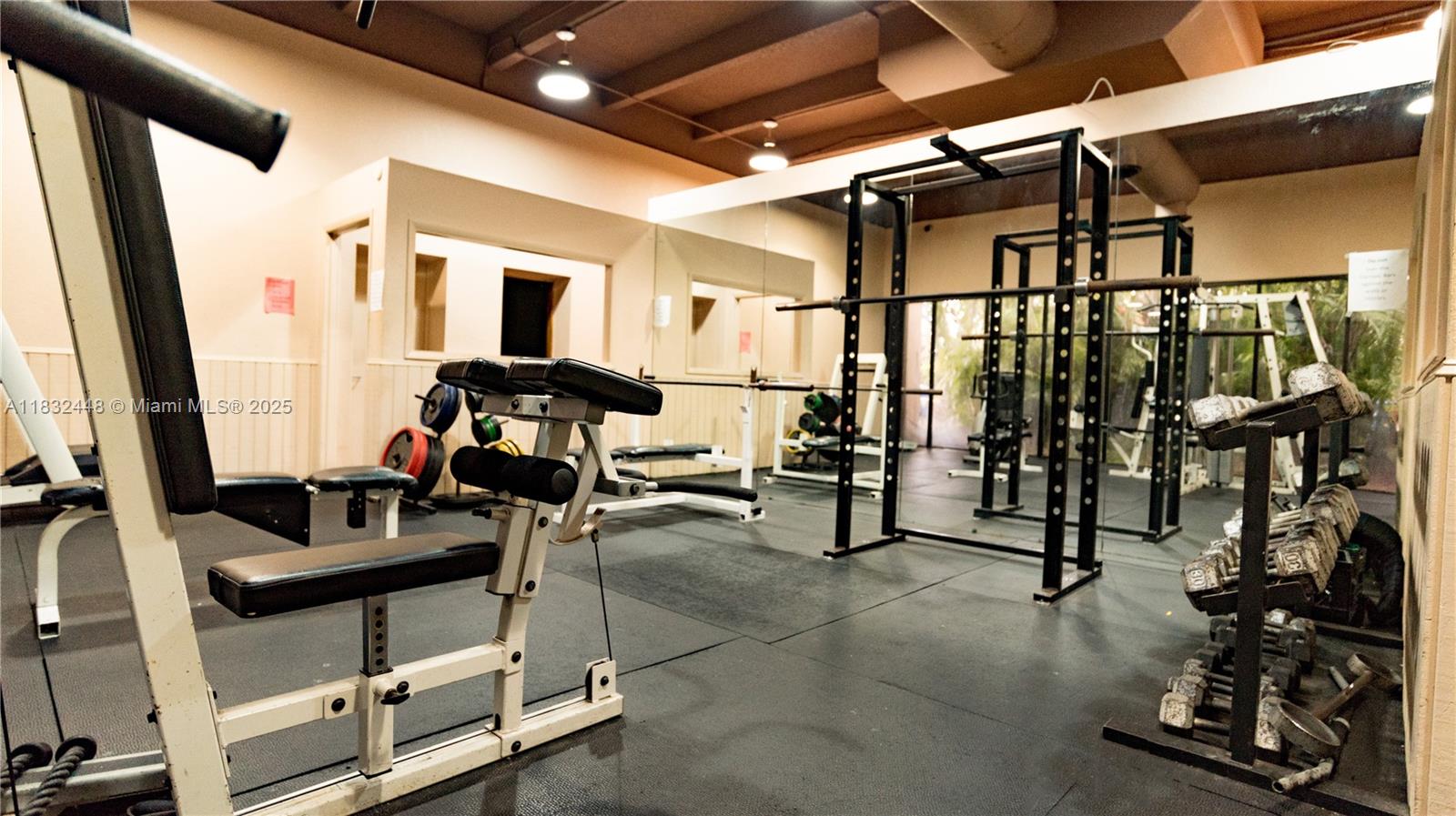 PEMBROKE LAKES SECTION SE - Residential