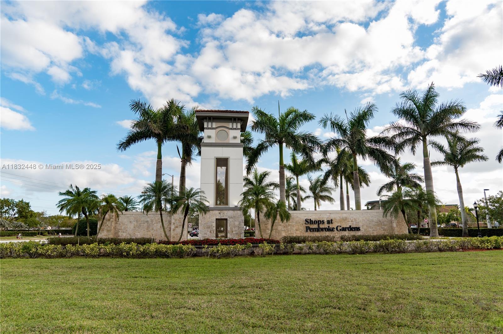 PEMBROKE LAKES SECTION SE - Residential