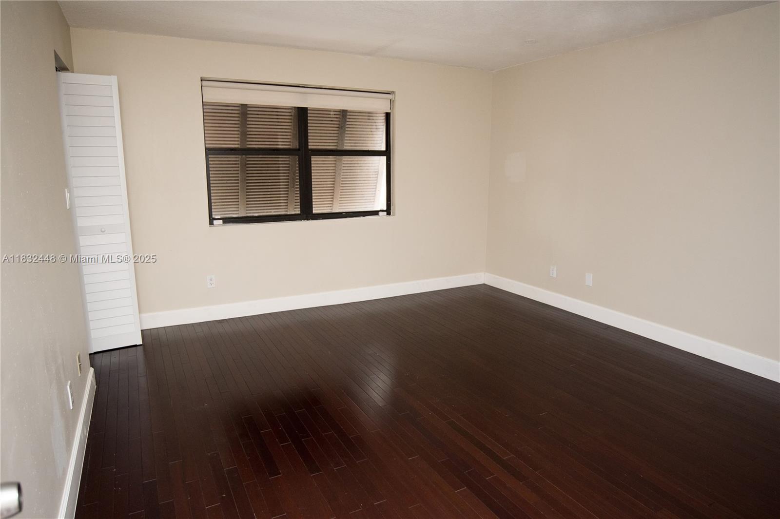 PEMBROKE LAKES SECTION SE - Residential