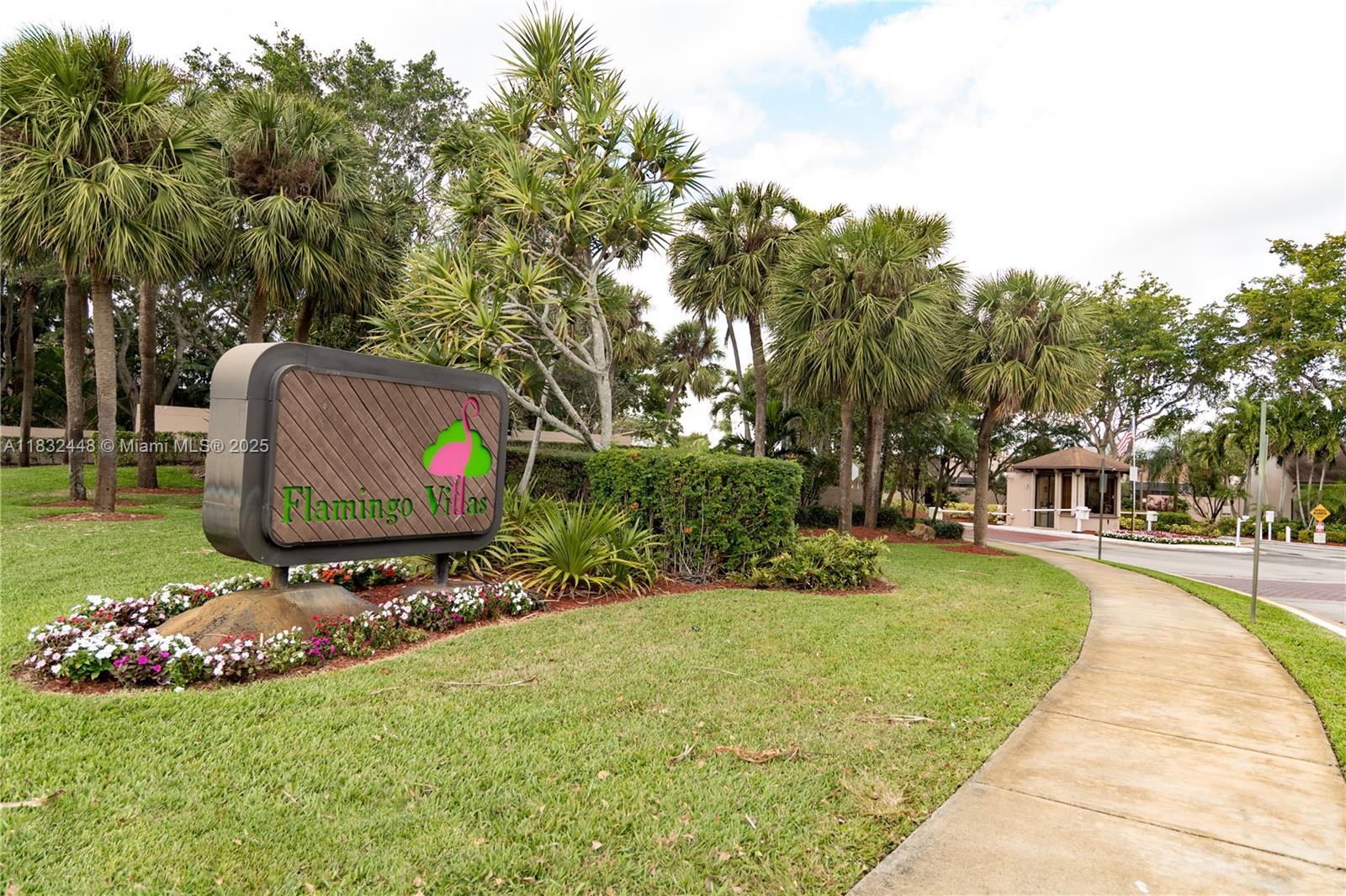 PEMBROKE LAKES SECTION SE - Residential