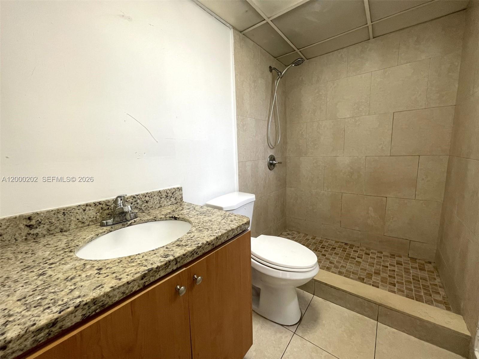 BROOKFIELD SQUARE CONDO - Residential Lease