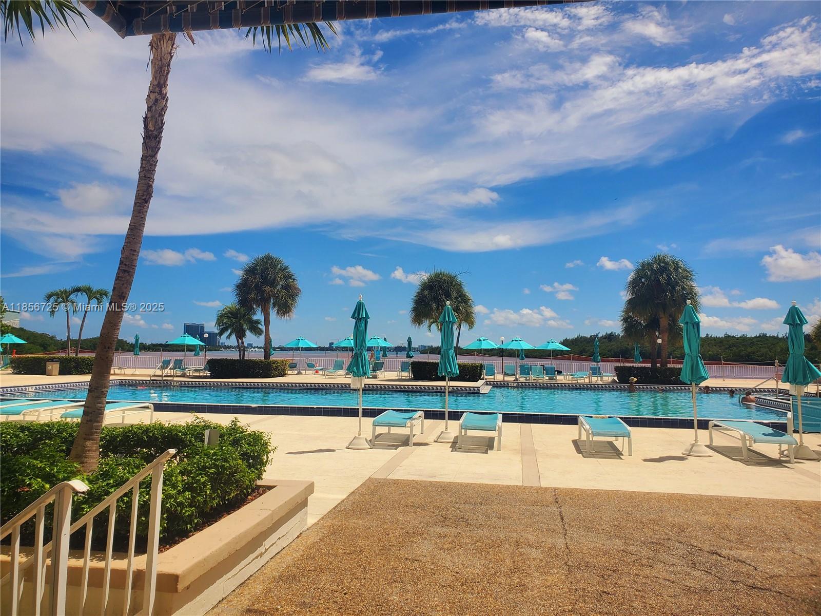 ARLEN HOUSE CONDO - Residential