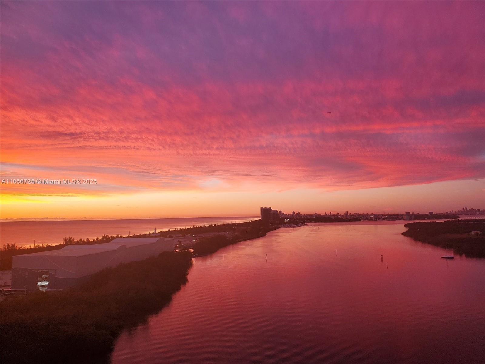 ARLEN HOUSE CONDO - Residential