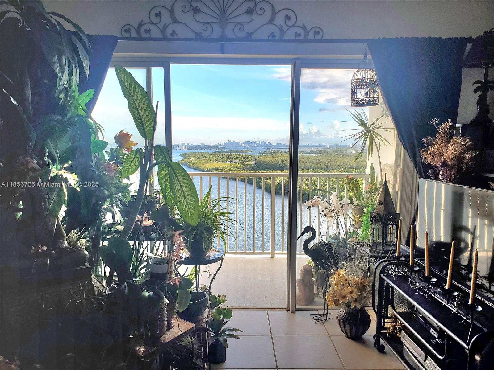 300 Bayview Dr 1902