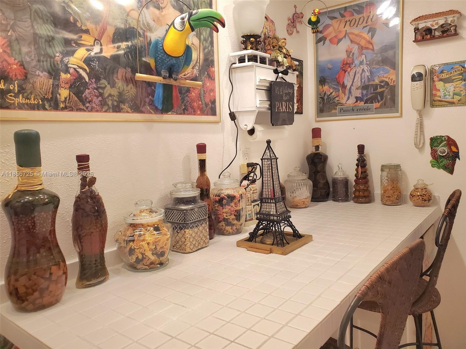 ARLEN HOUSE CONDO - Residential