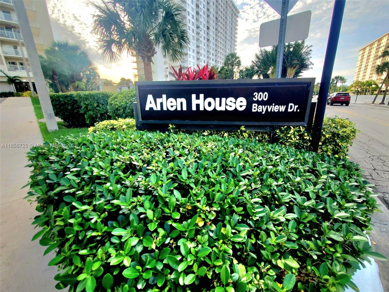 ARLEN HOUSE CONDO - Residential