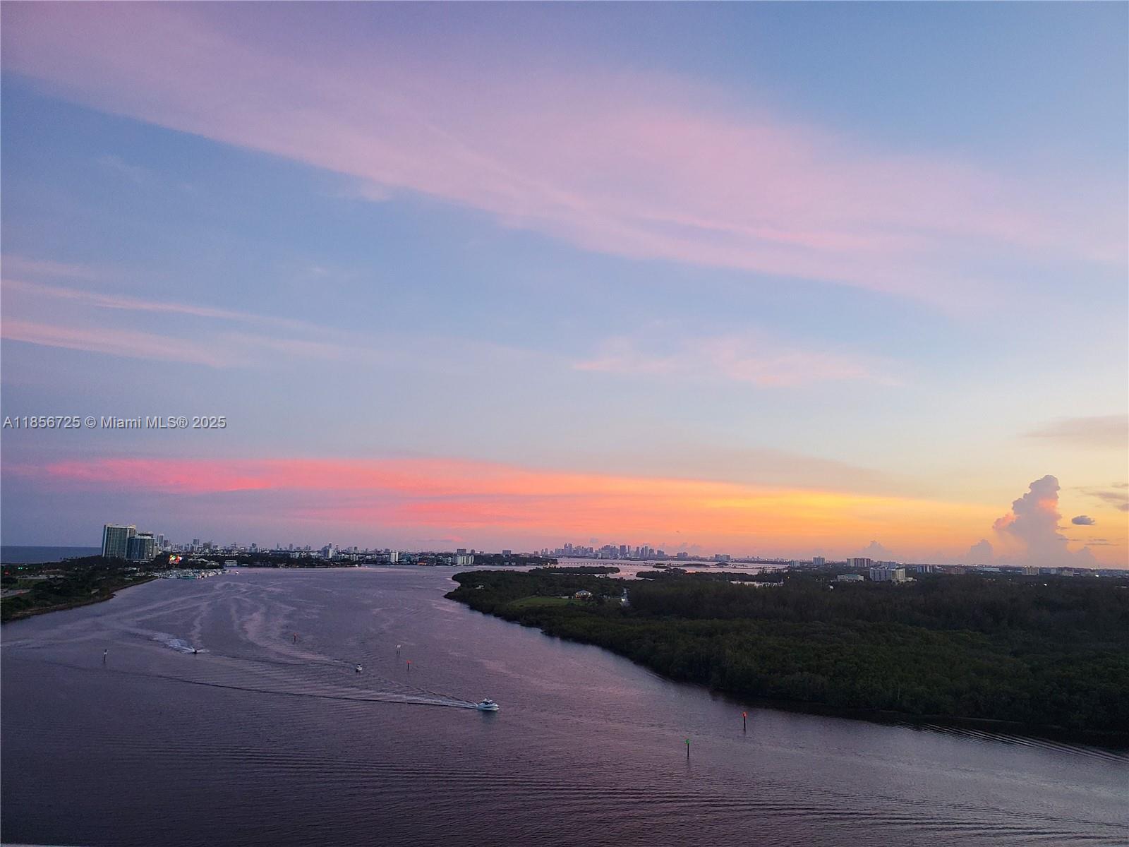 ARLEN HOUSE CONDO - Residential