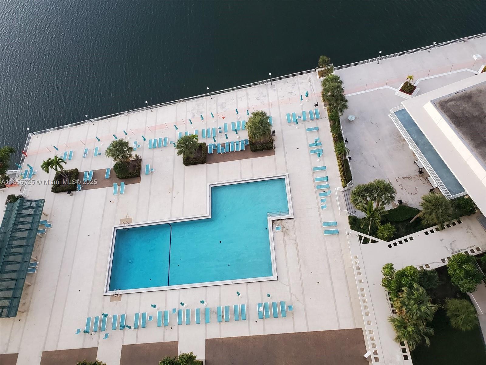 ARLEN HOUSE CONDO - Residential