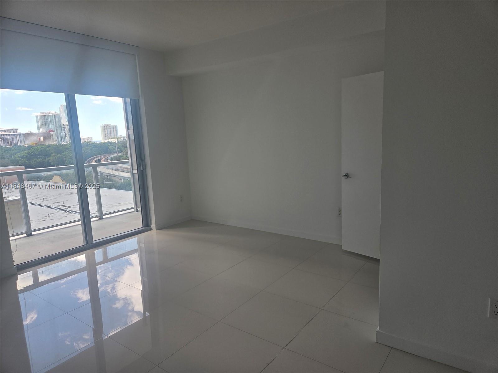 79 SW 12th St 1004-S
