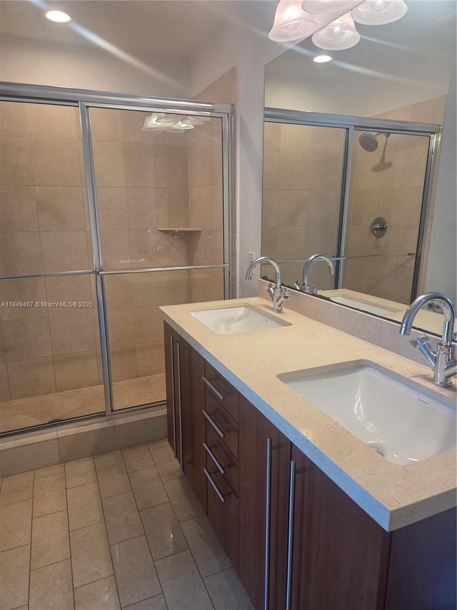 79 SW 12th St 1004-S