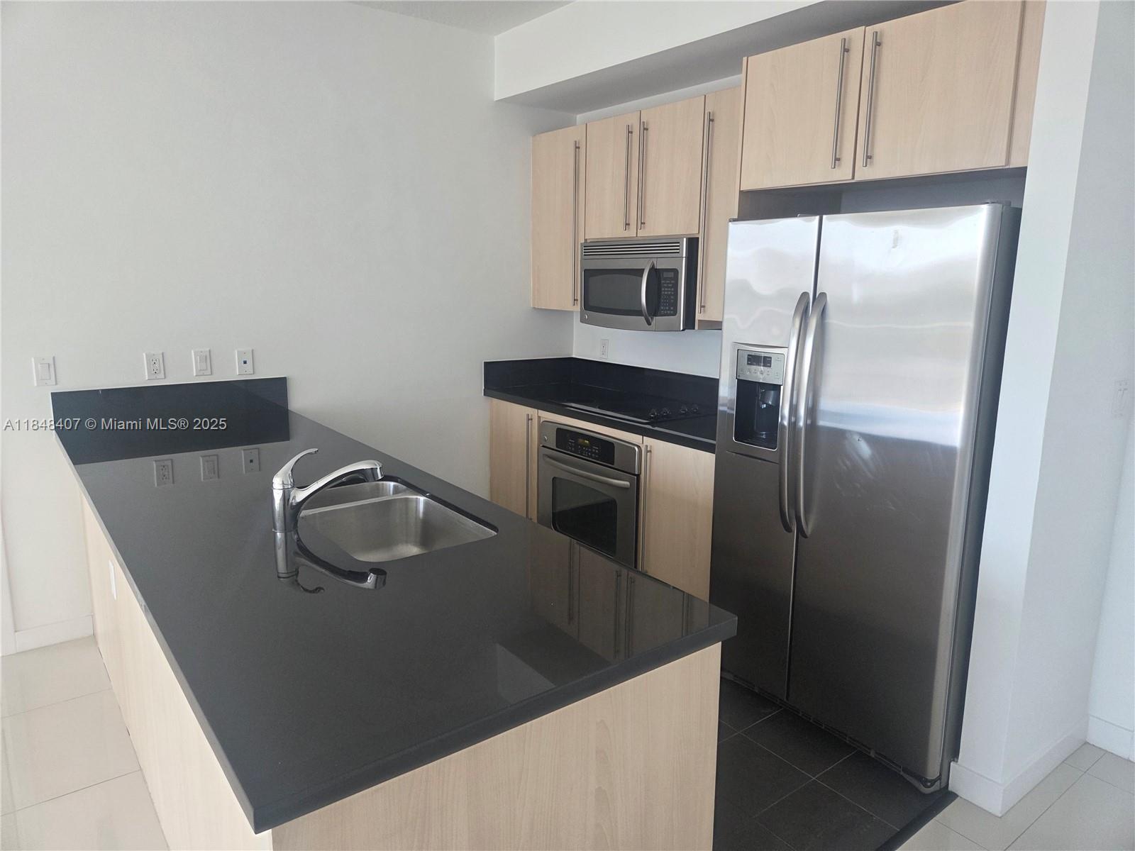 79 SW 12th St 1004-S