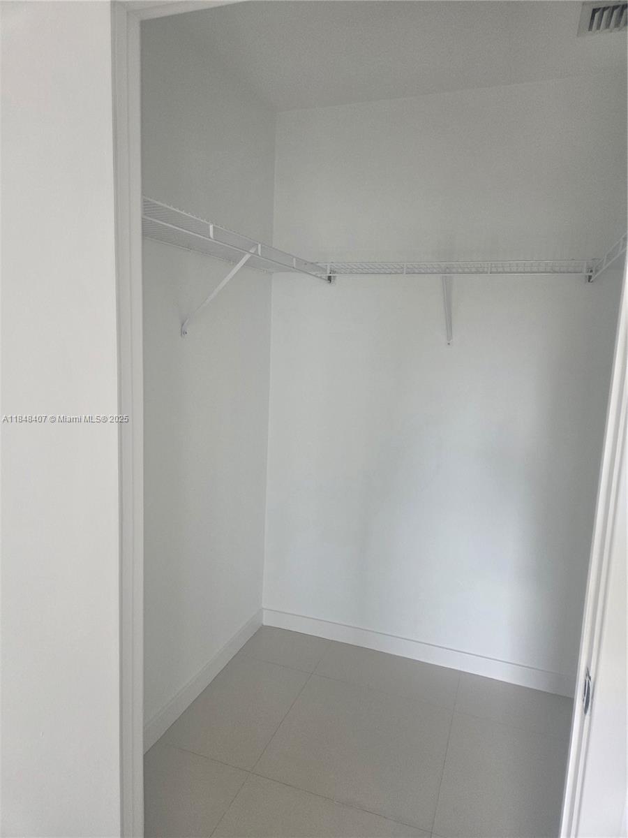 79 SW 12th St 1004-S