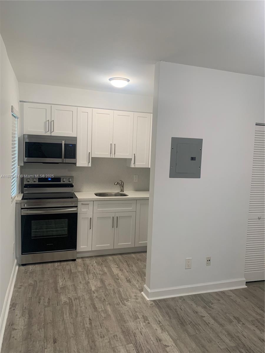 C GAB DOUGLAS SEC - Residential Lease