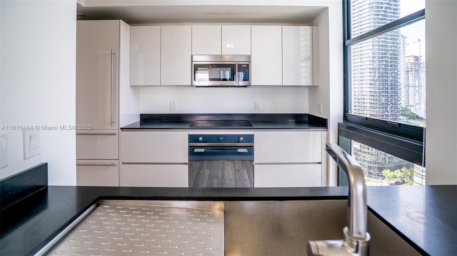 1010 Brickell Ave 2201