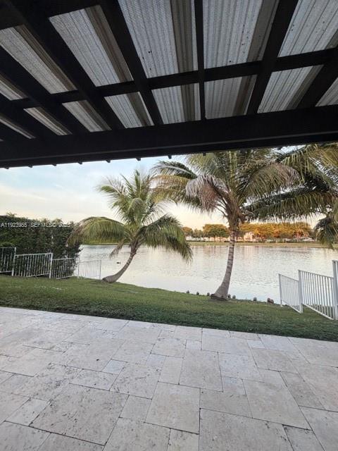 DORAL ISLES-ANTILLES - Residential