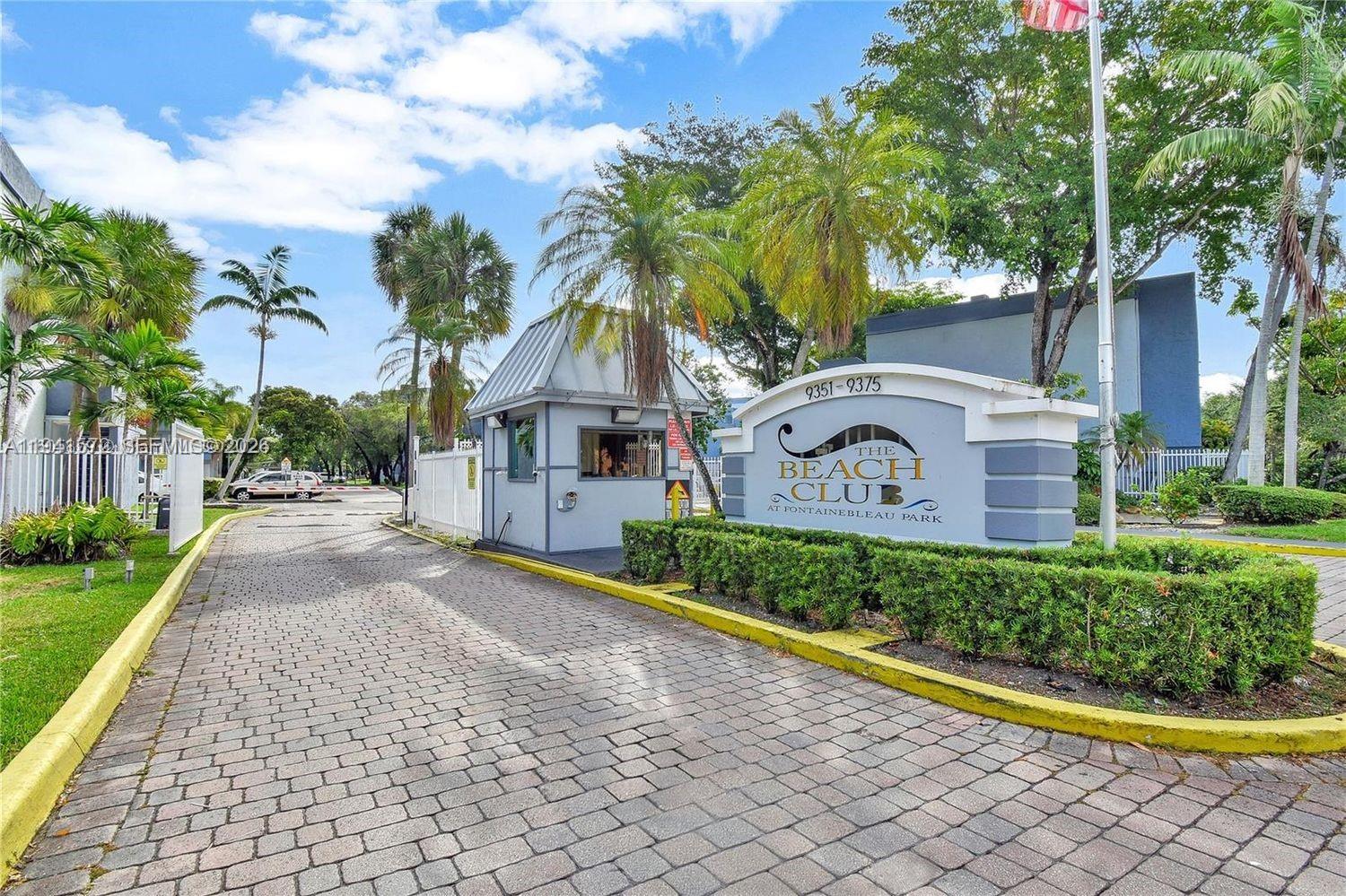 THE BEACH CLUB FONTAINEBL - Residential