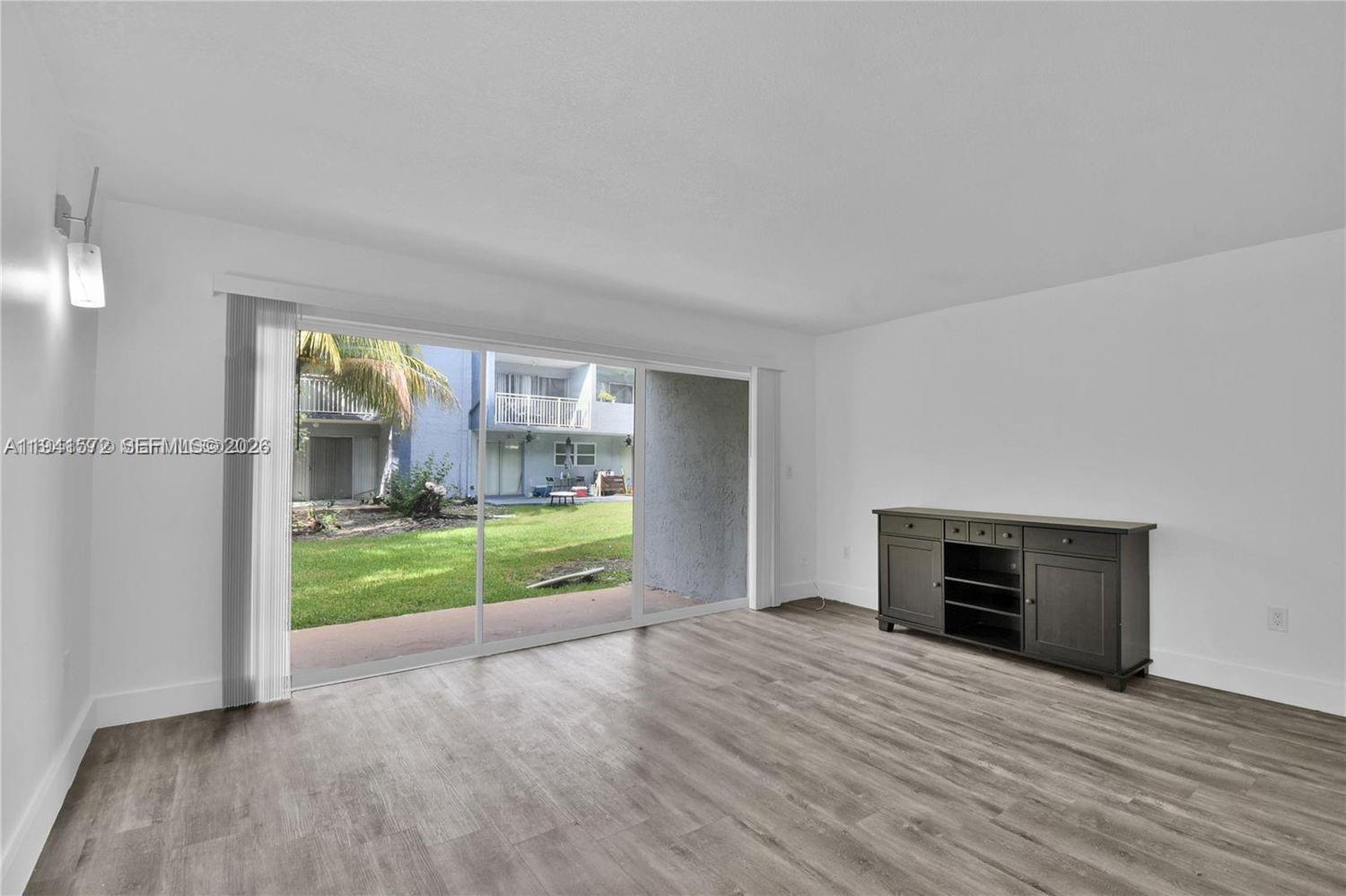 THE BEACH CLUB FONTAINEBL - Residential