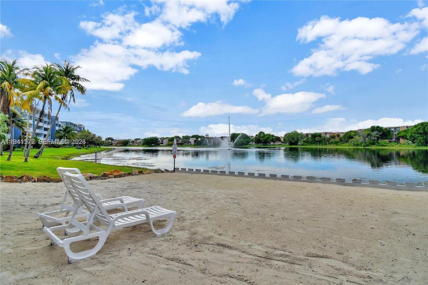 THE BEACH CLUB FONTAINEBL - Residential