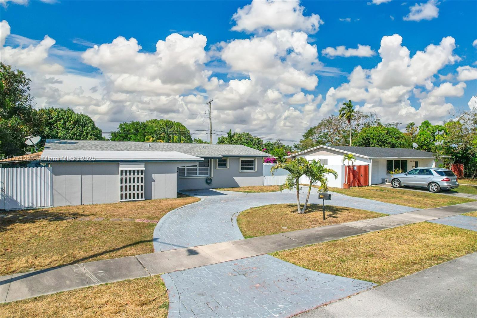 9851 SW 165th Ter