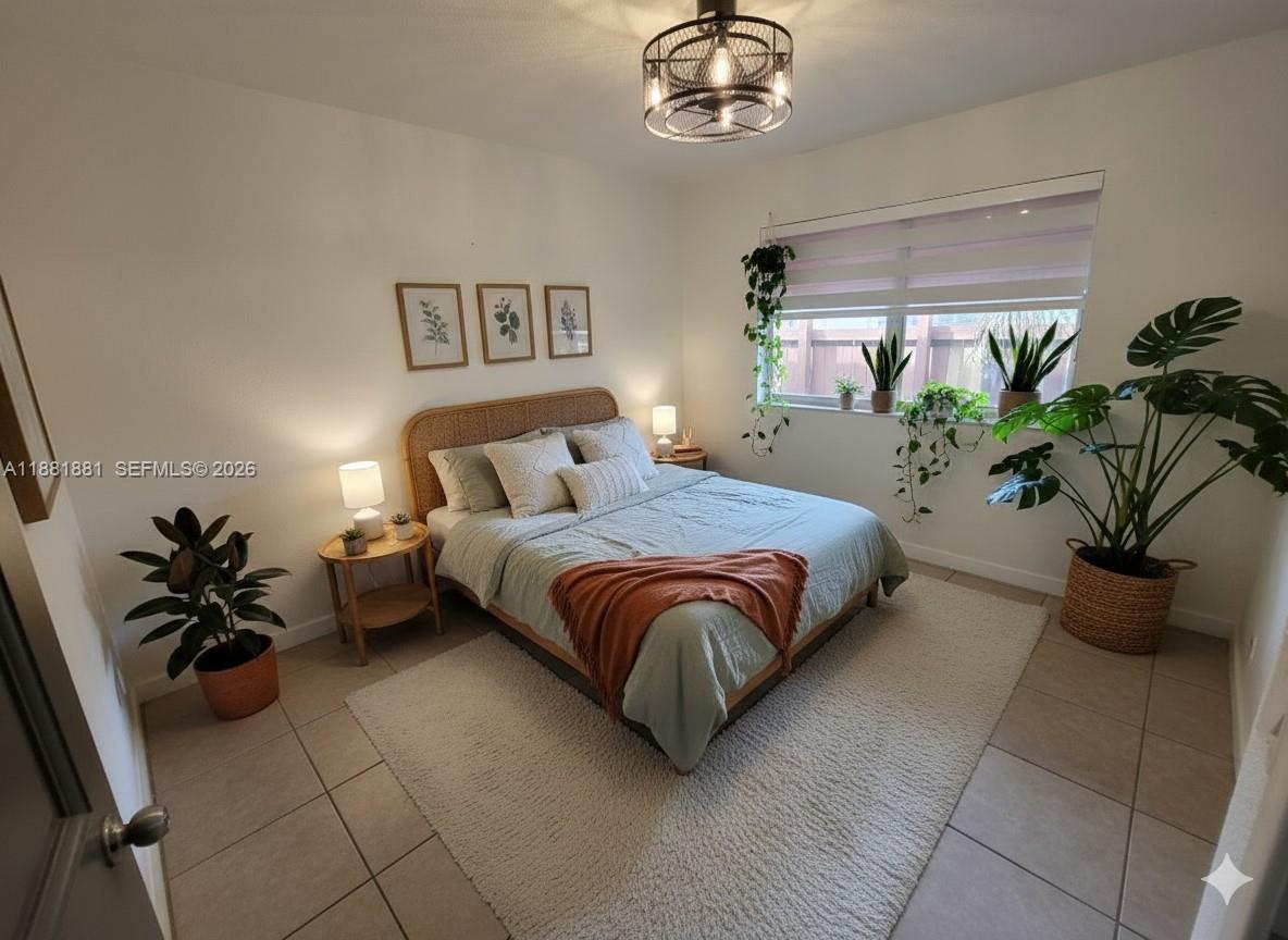 HOLLYWOOD LITTLE RANCHES - Residential