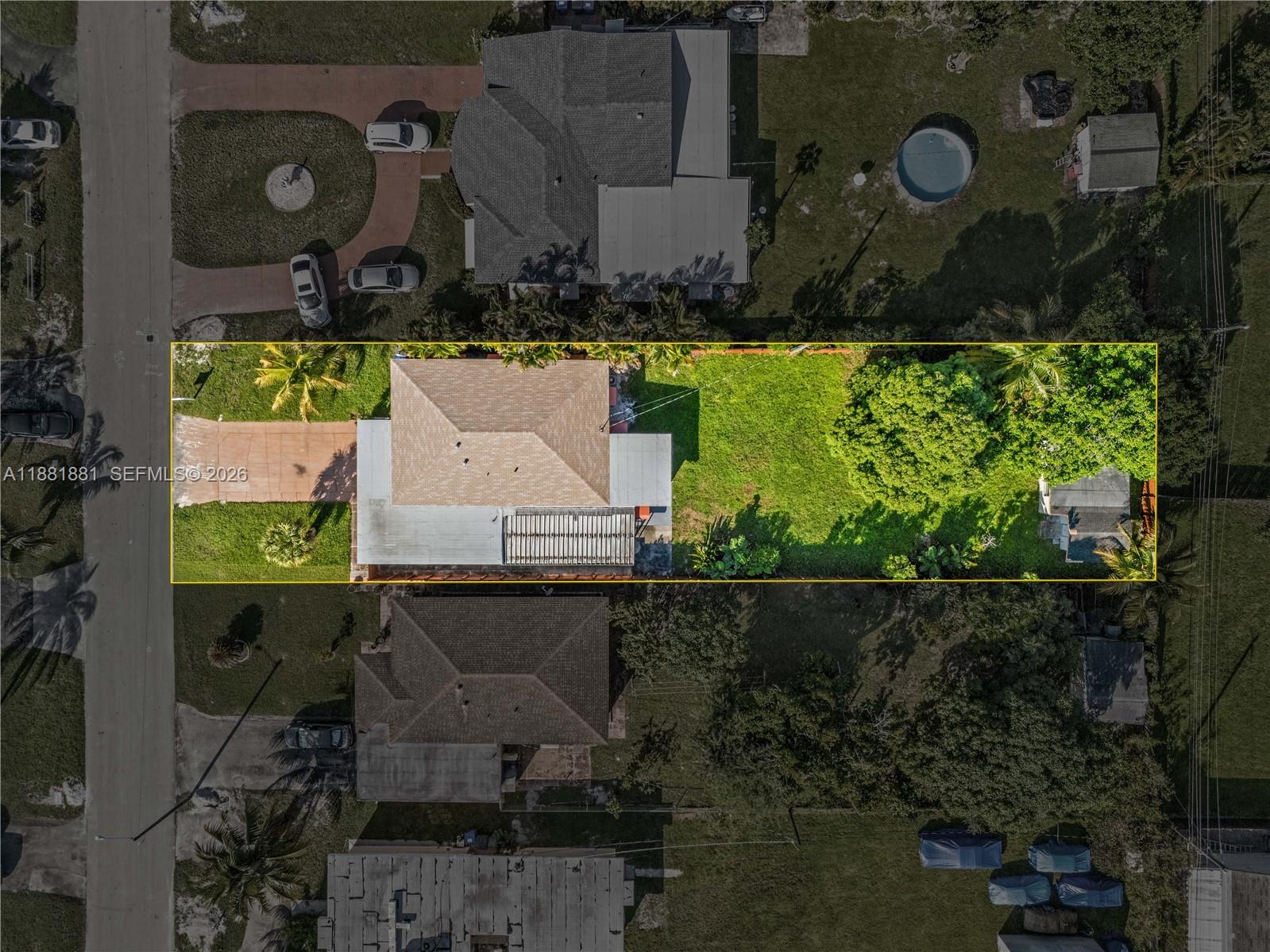 HOLLYWOOD LITTLE RANCHES - Residential