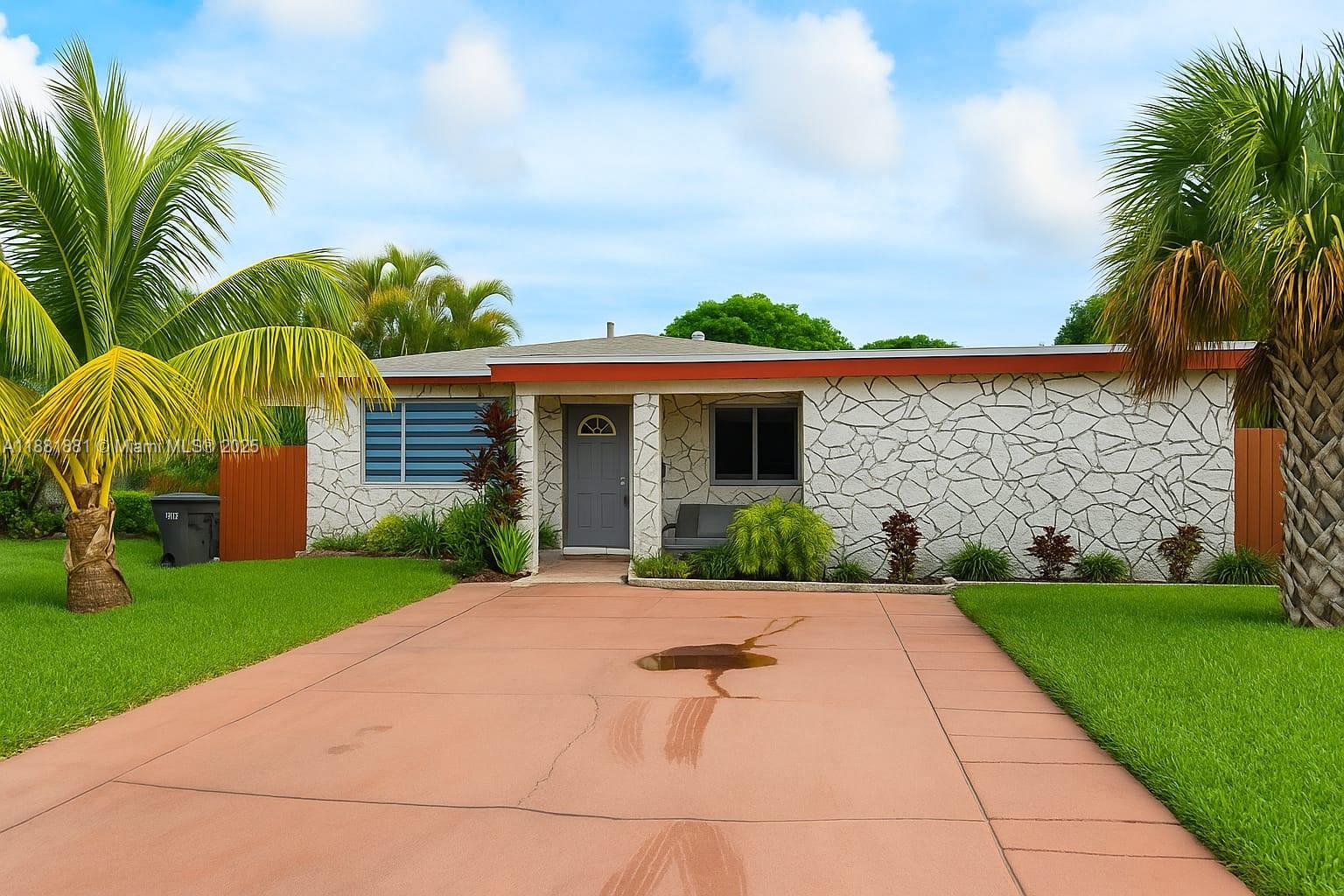 HOLLYWOOD LITTLE RANCHES - Residential