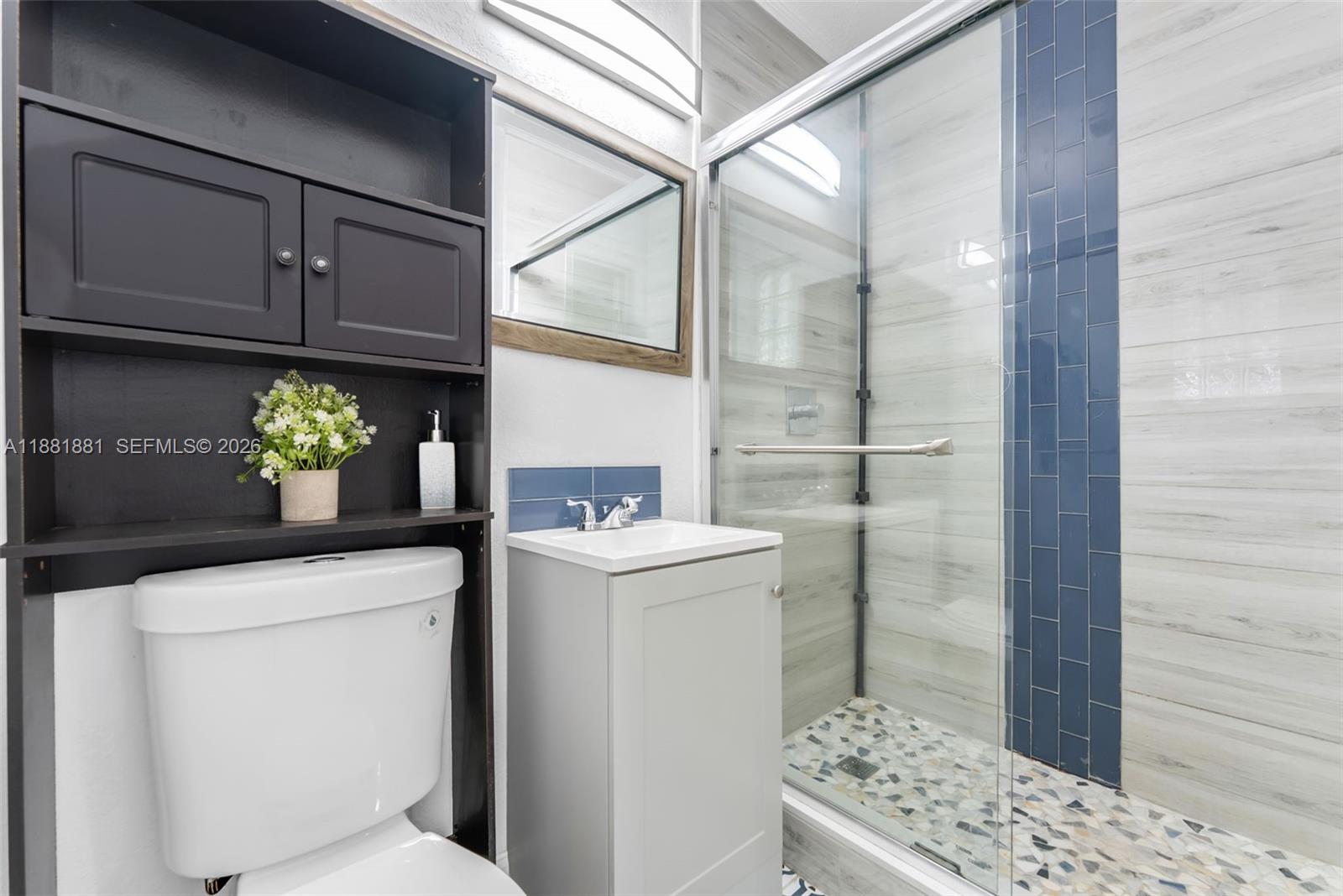 HOLLYWOOD LITTLE RANCHES - Residential