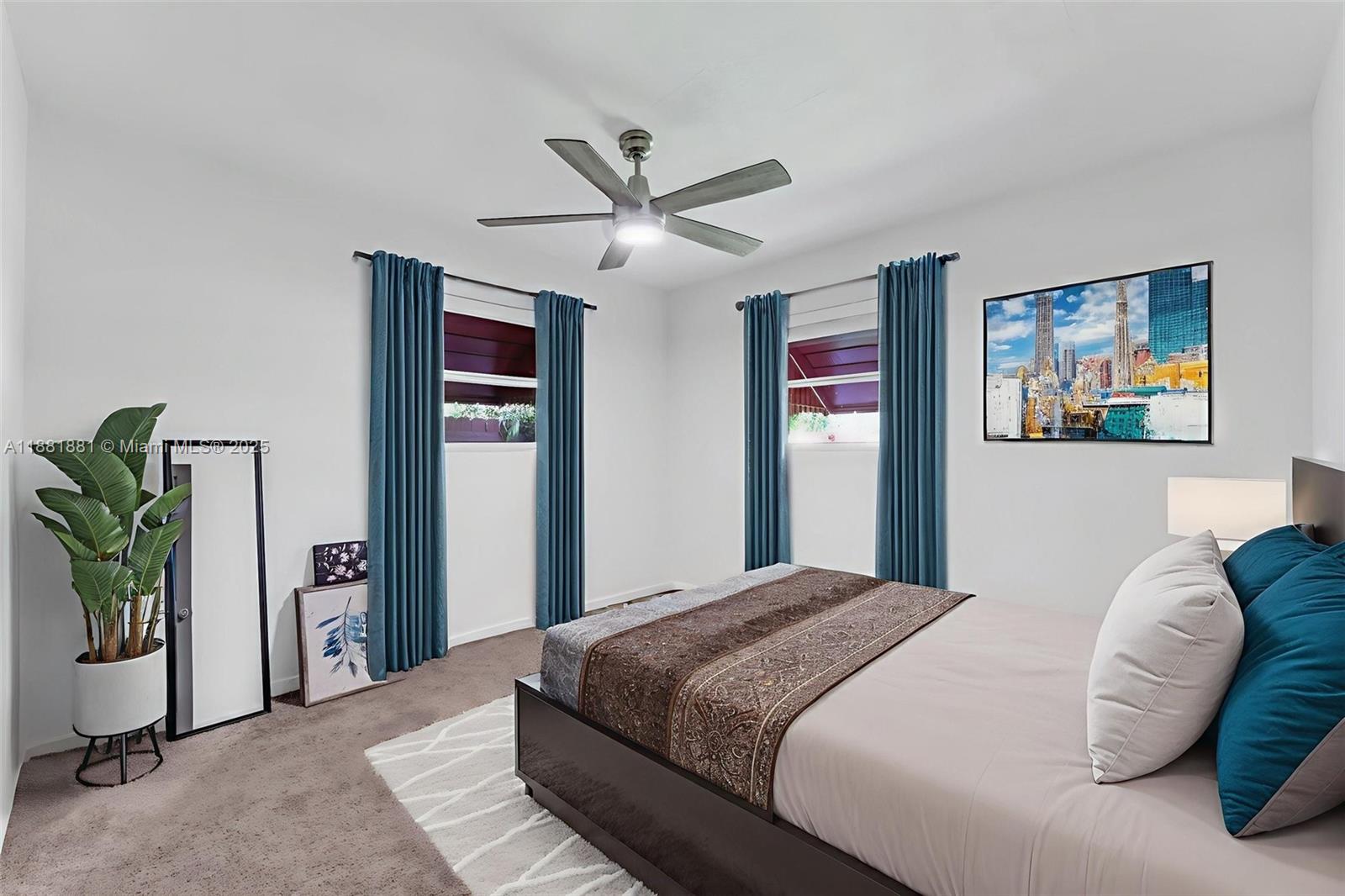 HOLLYWOOD LITTLE RANCHES - Residential