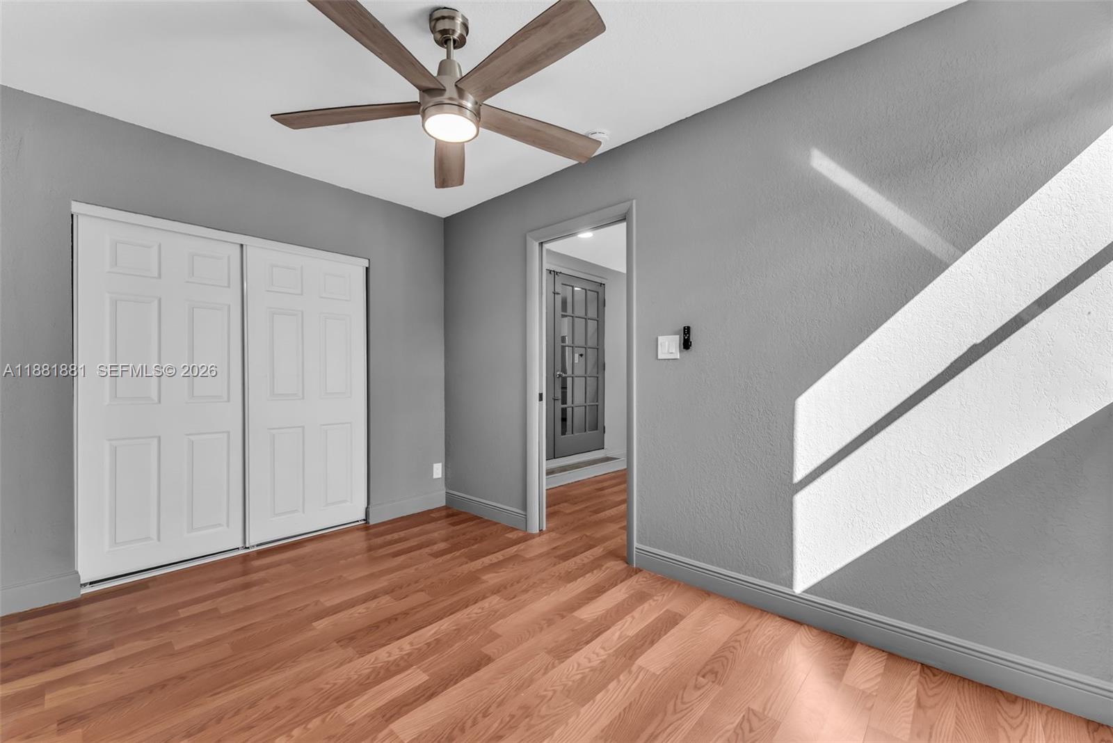 HOLLYWOOD LITTLE RANCHES - Residential