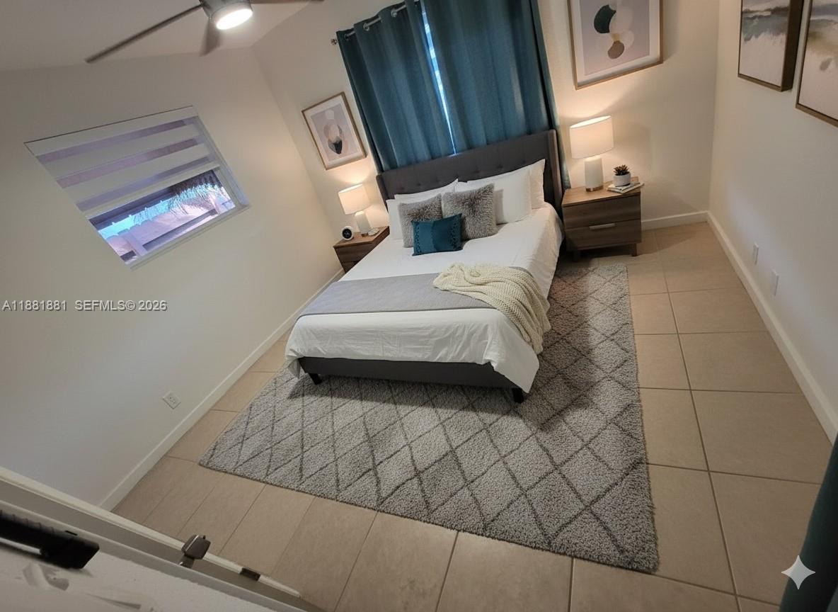 HOLLYWOOD LITTLE RANCHES - Residential