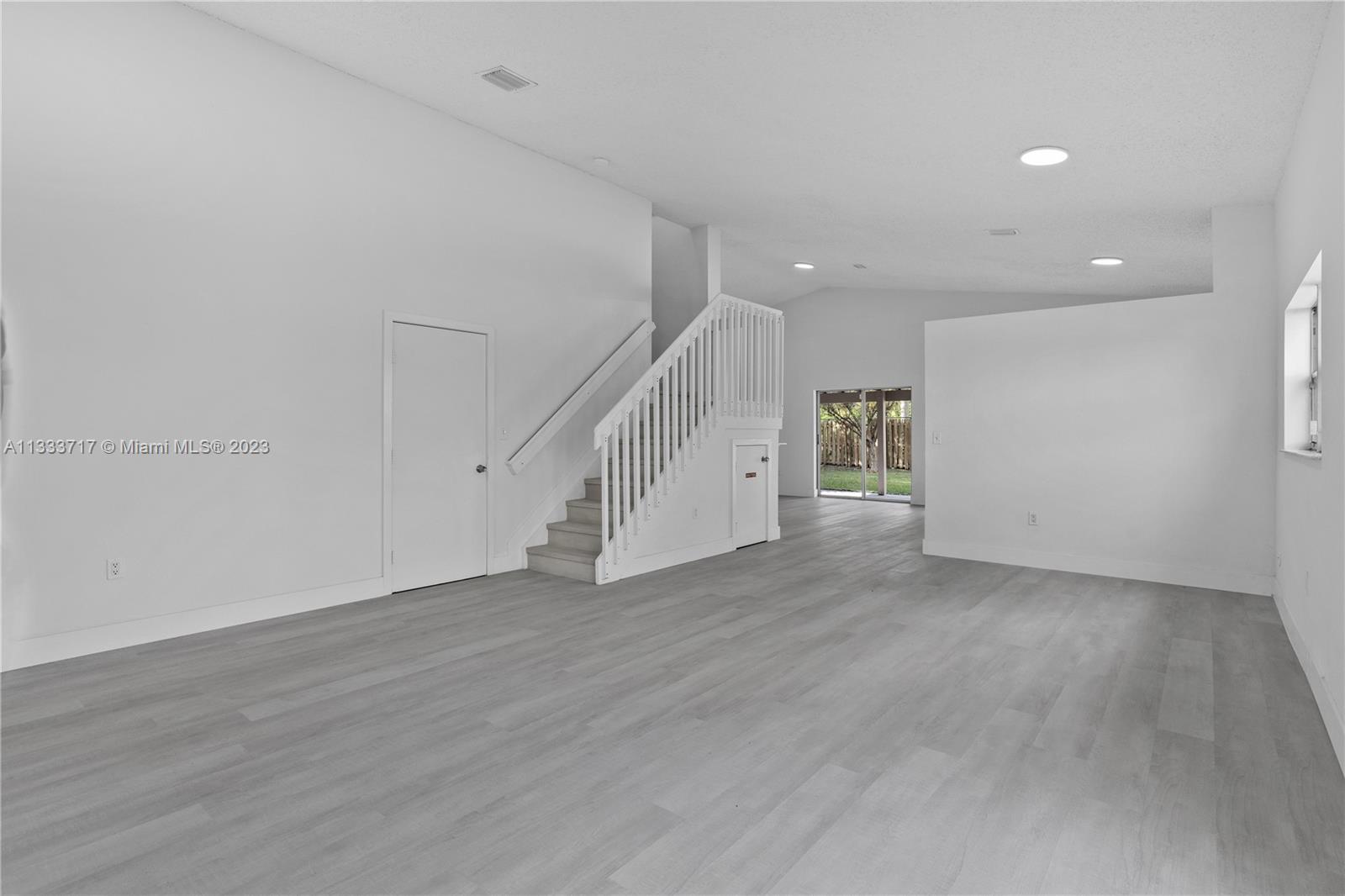 BISCAYNE POINT SOUTH - Residential