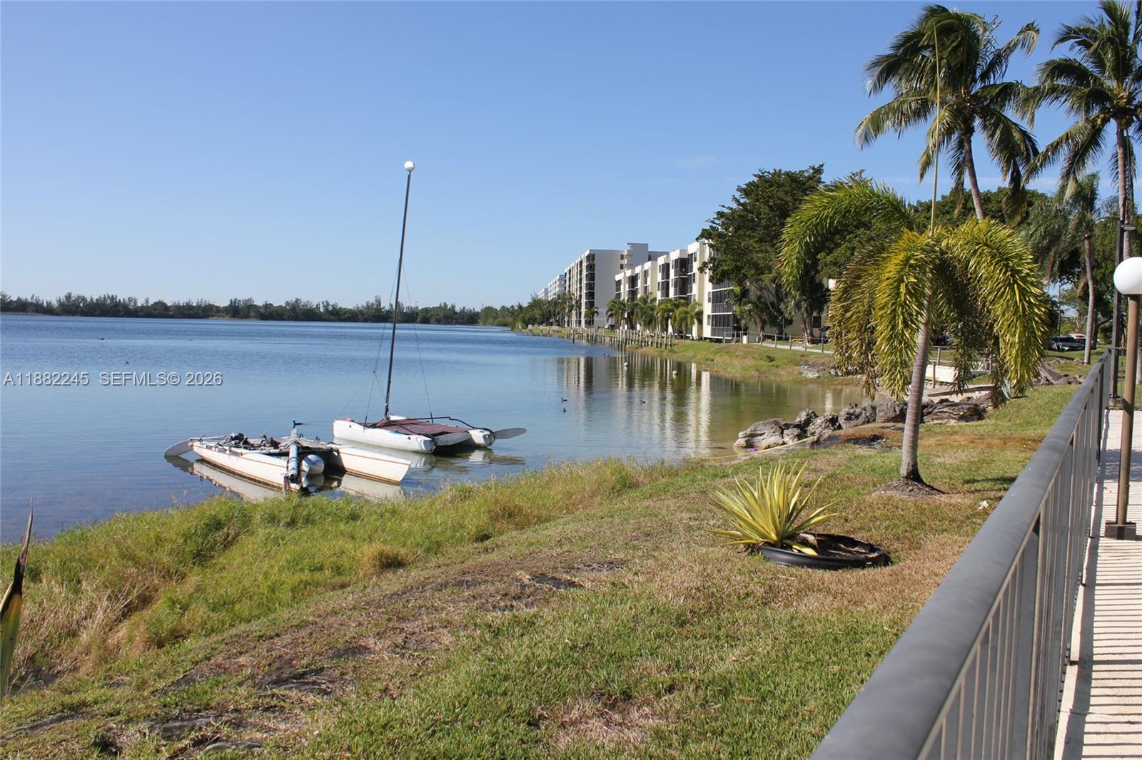 LAKE EMERALD CONDOMINIUM - Residential