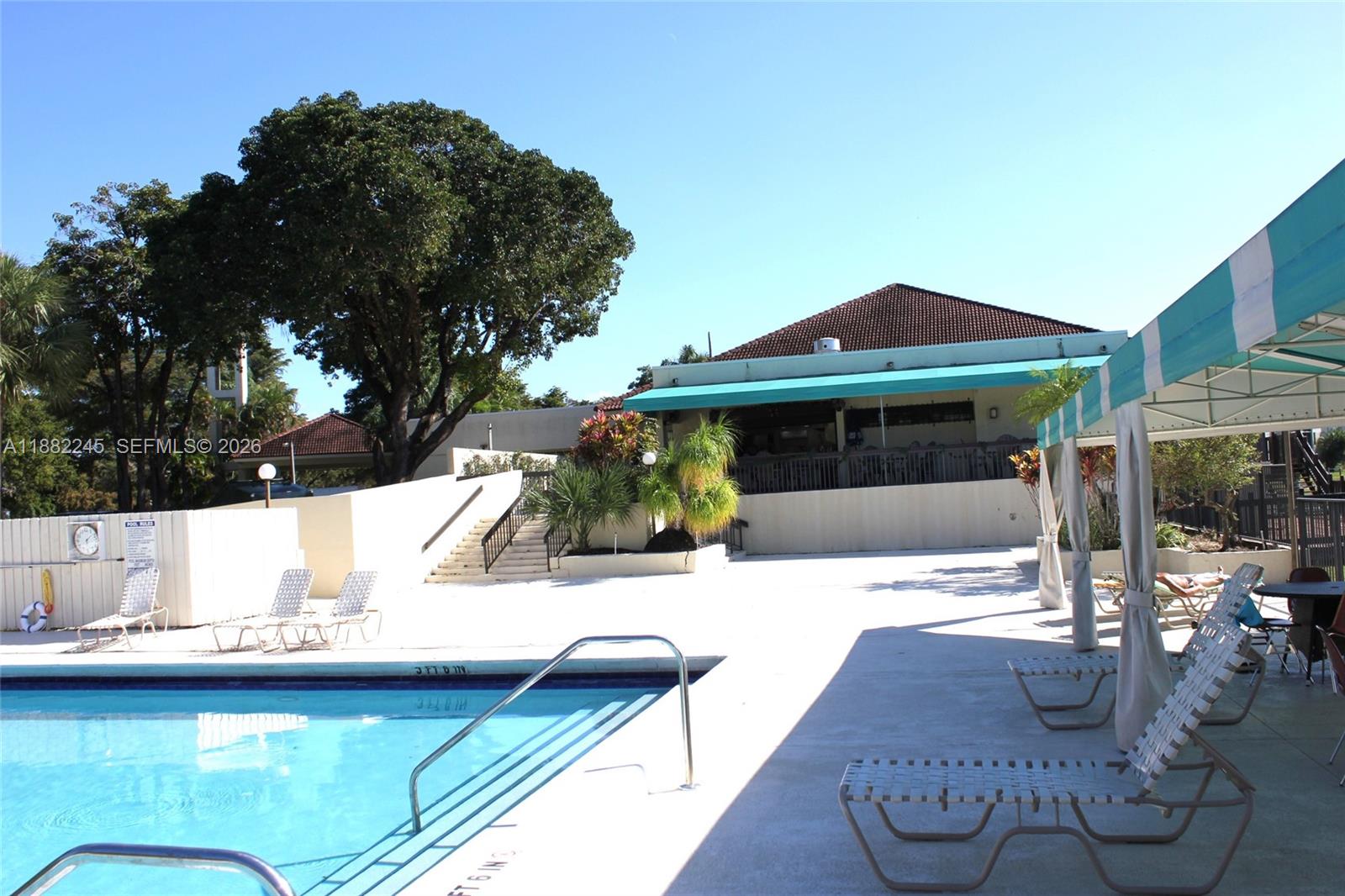 LAKE EMERALD CONDOMINIUM - Residential